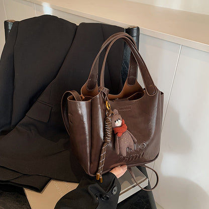 A handbag shoulder bag