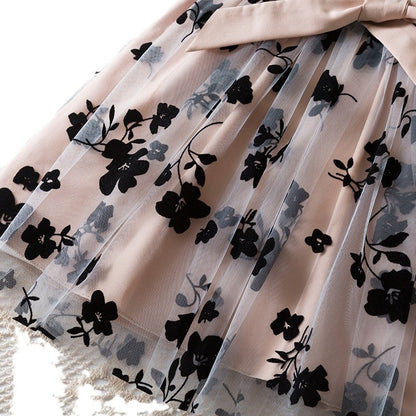 A European and American style girls spring and summer new dress flying sleeves black top splicing mesh floral skirt