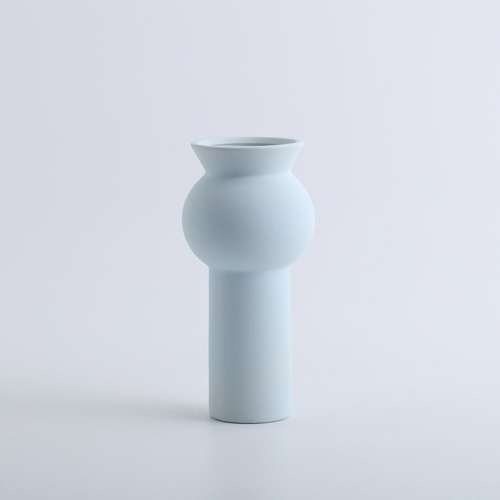 A ceramic vase decorative ornament