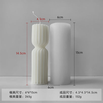 A cylindrical mold