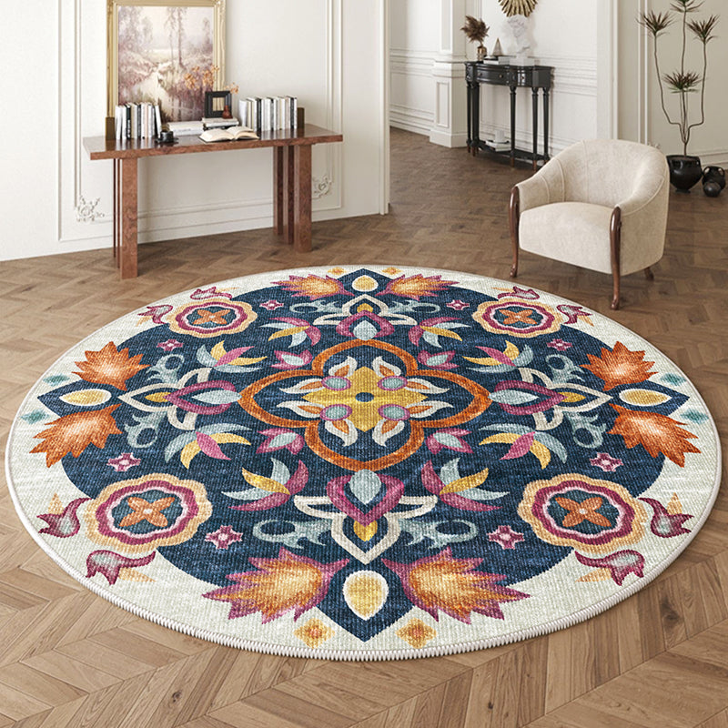 A round carpet floor mat