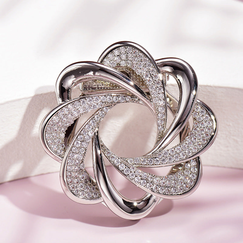 A brooch silk scarf buckle dual-purpose multi-functional clothing accessories wholesale diamond-encrusted high-end corsage women's atmospheric pin corner buckle - Mixbatch