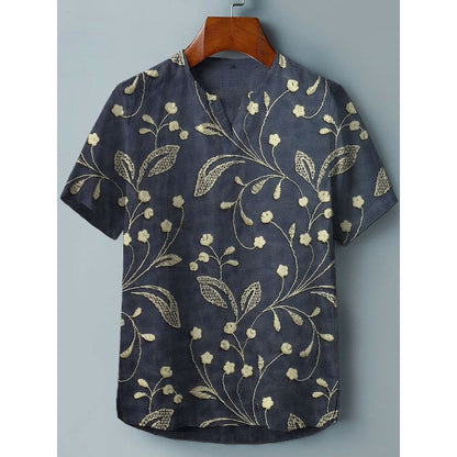 A Printed Short Sleeve V-Neck Shirt