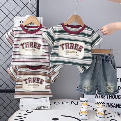 A children's short-sleeved shorts set