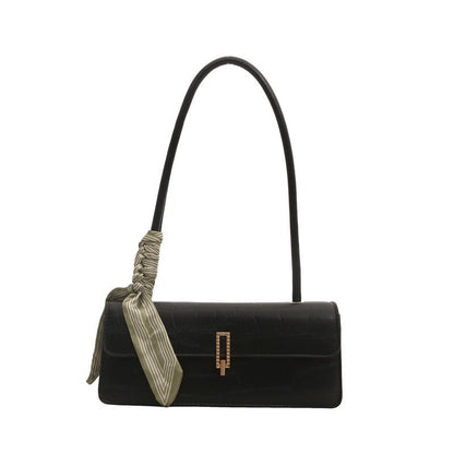 A new fashion messenger bag casual trendy lock personalized shoulder small square bag