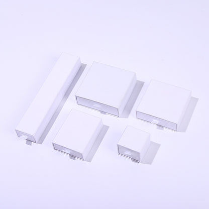 A Customized LOGO jewelry box