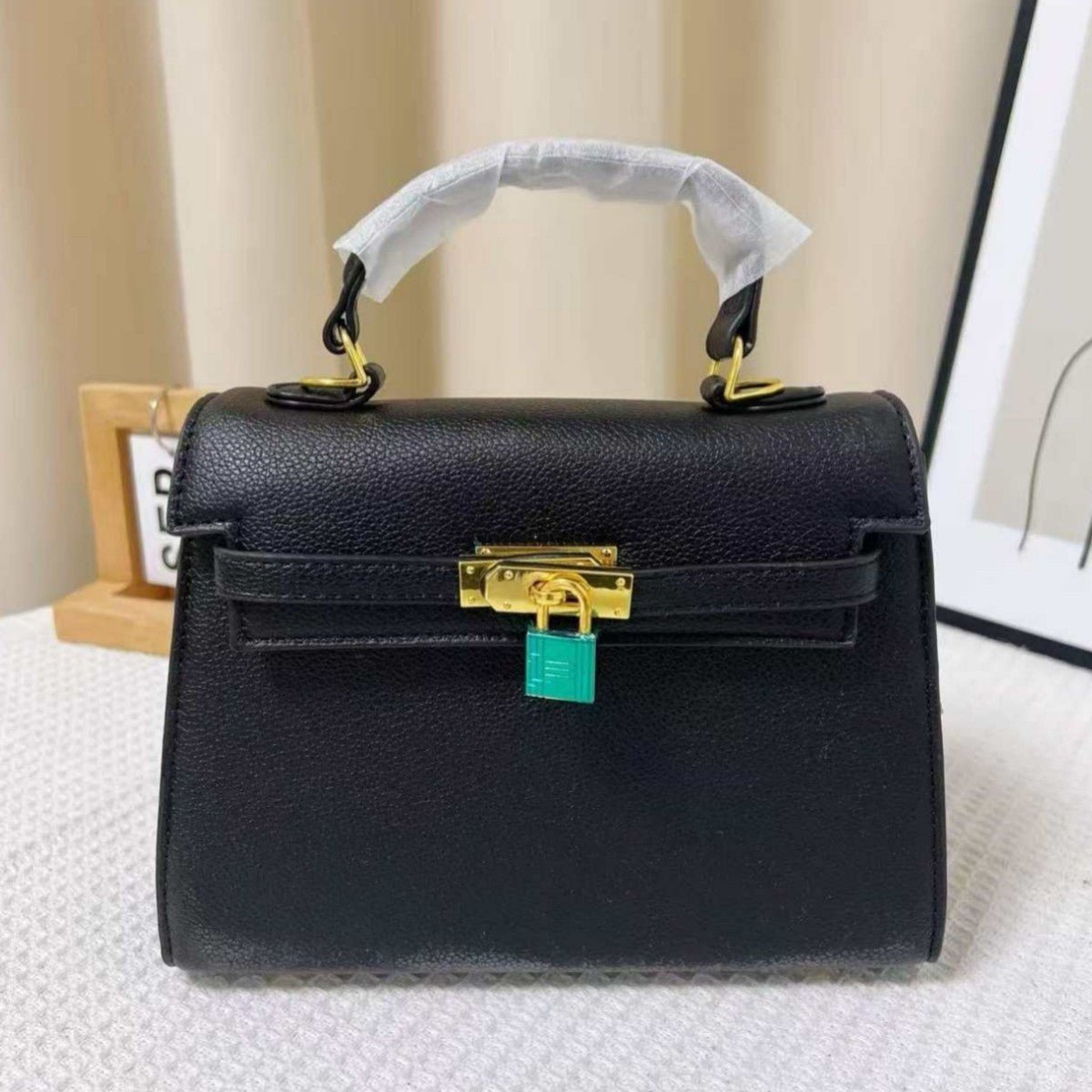 A handbag stylish and simple shoulder bag messenger bag bag women