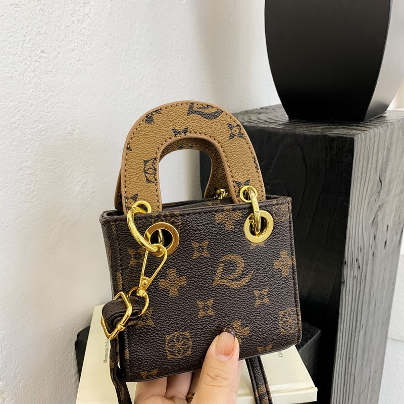 A little girl change handbag