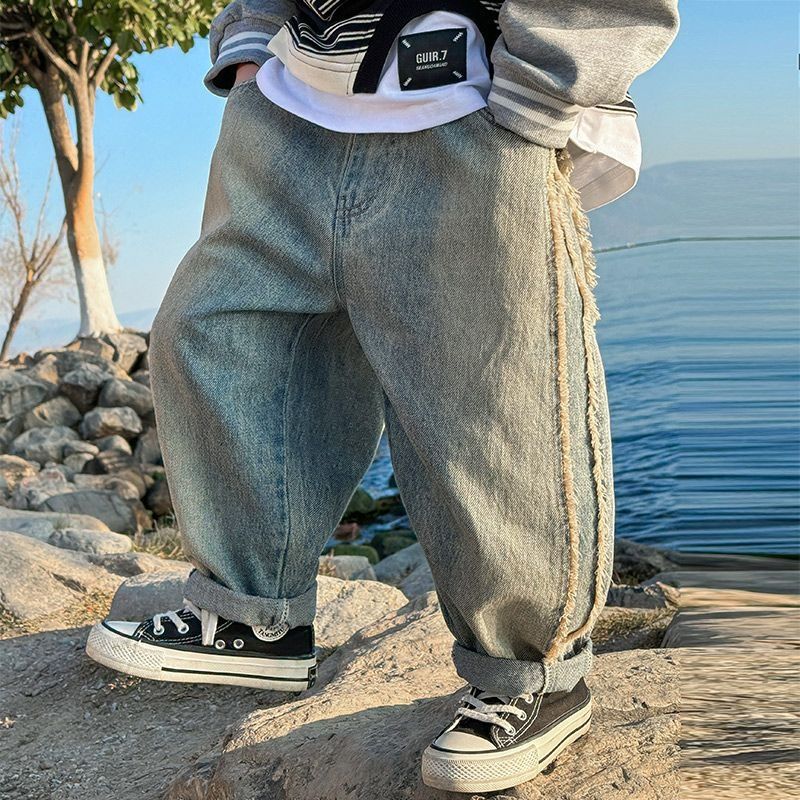 A Children's and teenagers' jeans