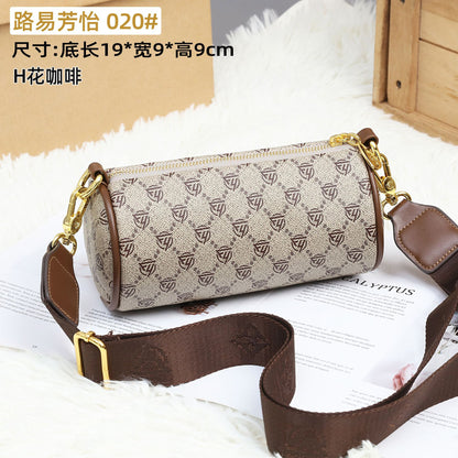 A new pen holder bag, shoulder messenger bag, printed Korean version, fashionable and versatile, foreign style, casual commuting, trendy women's bag