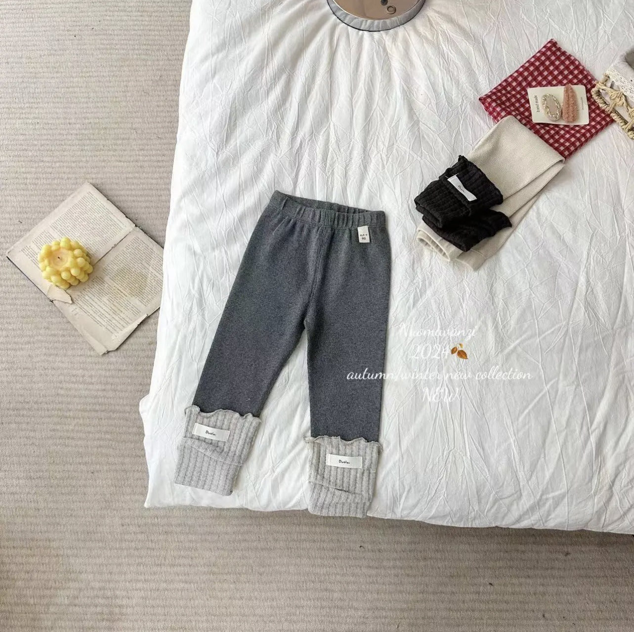 A Children's warm leggings