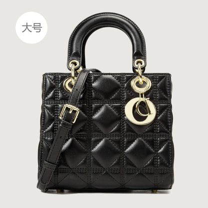 A snake pattern new Princess Diana bag, high-end shoulder messenger bag, high-end fashion pink handbag.