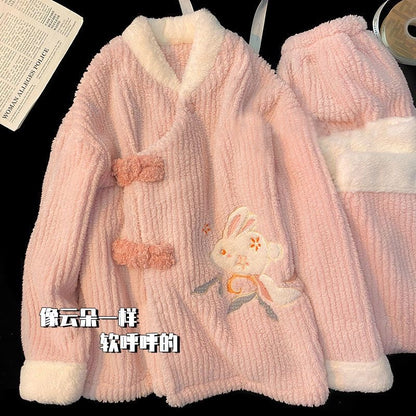 A cute pajamas thickened and velvet