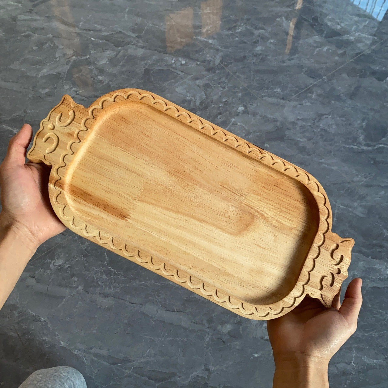 A Ethnic style characteristic pattern fruit plate solid wood carving