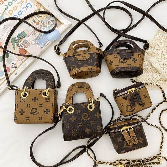 A little girl change handbag