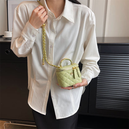 A handbag chain bag