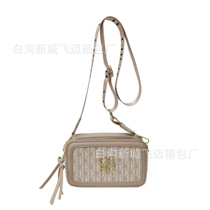 A Europe and the United States new personality letter style color fashion popular letter solid color shoulder messenger bag tide