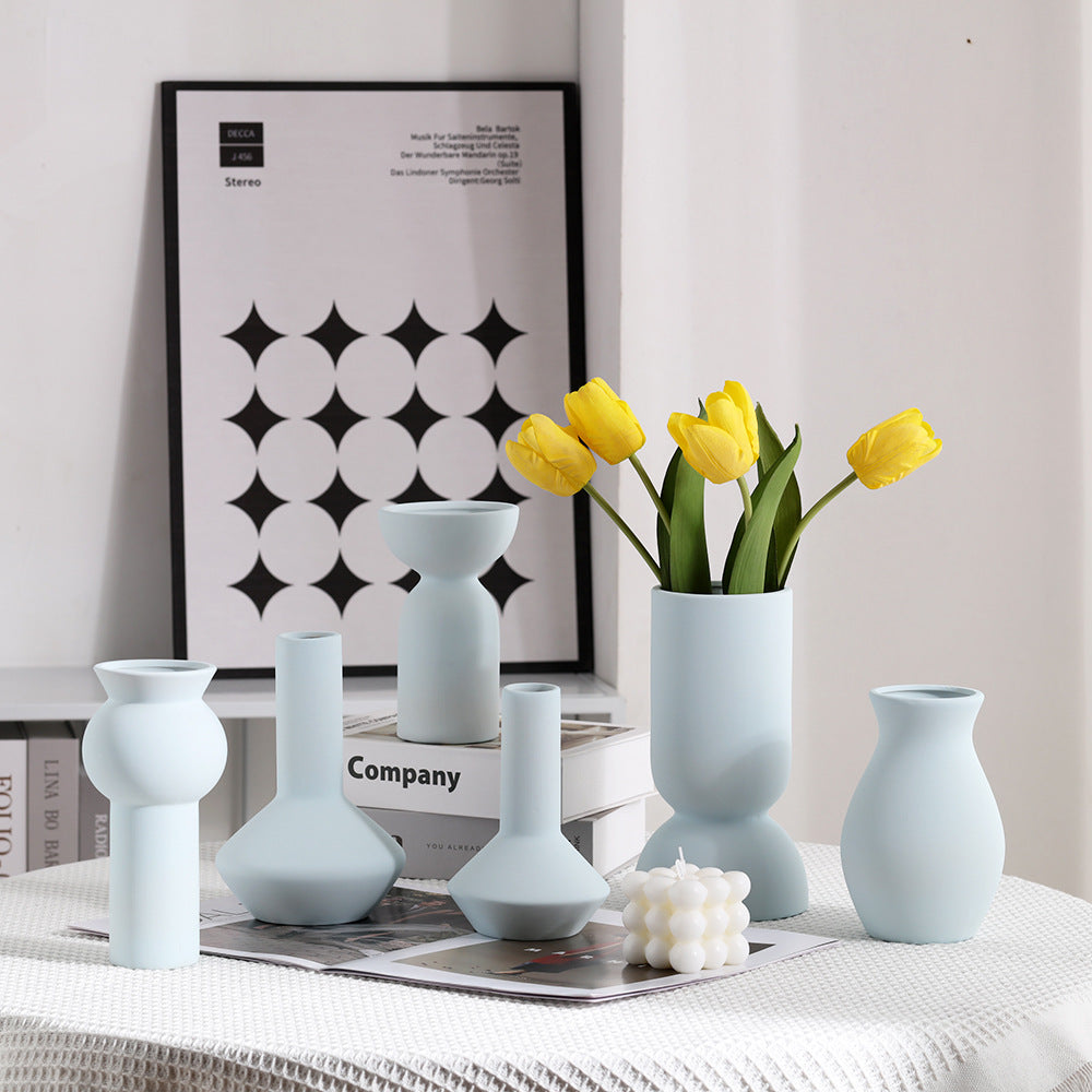 A ceramic vase decorative ornament