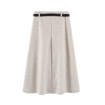 A high waist skirt