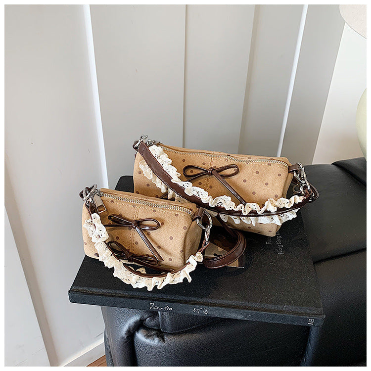 A shoulder bag handbag