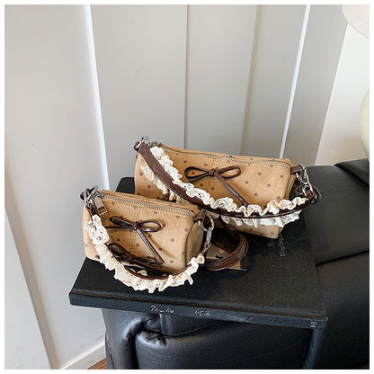 A shoulder bag handbag
