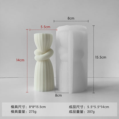 A cylindrical mold