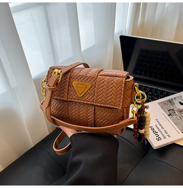 A shoulder bag messenger bag