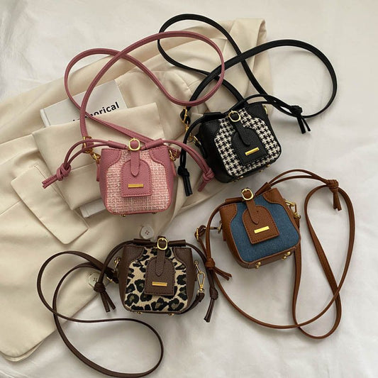 P new mini foreign style child baby oblique straddle bag baby boomer Internet celebrity fashion princess portable girl bag tide - Mixbatch