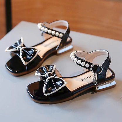 P new summer children's fashion foreign sandals girl pearl middle and older children's beach shoes