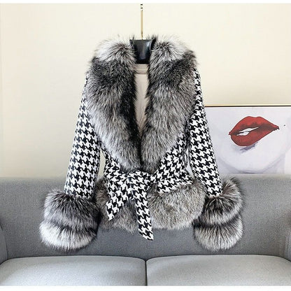 P lady's  coat
