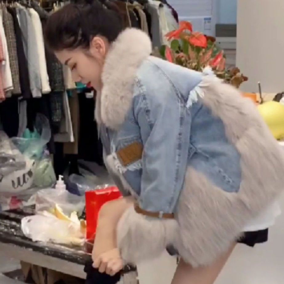 A lady's coat