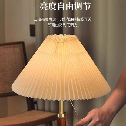 P Solid wood desk lamp