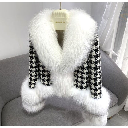 P lady's  coat