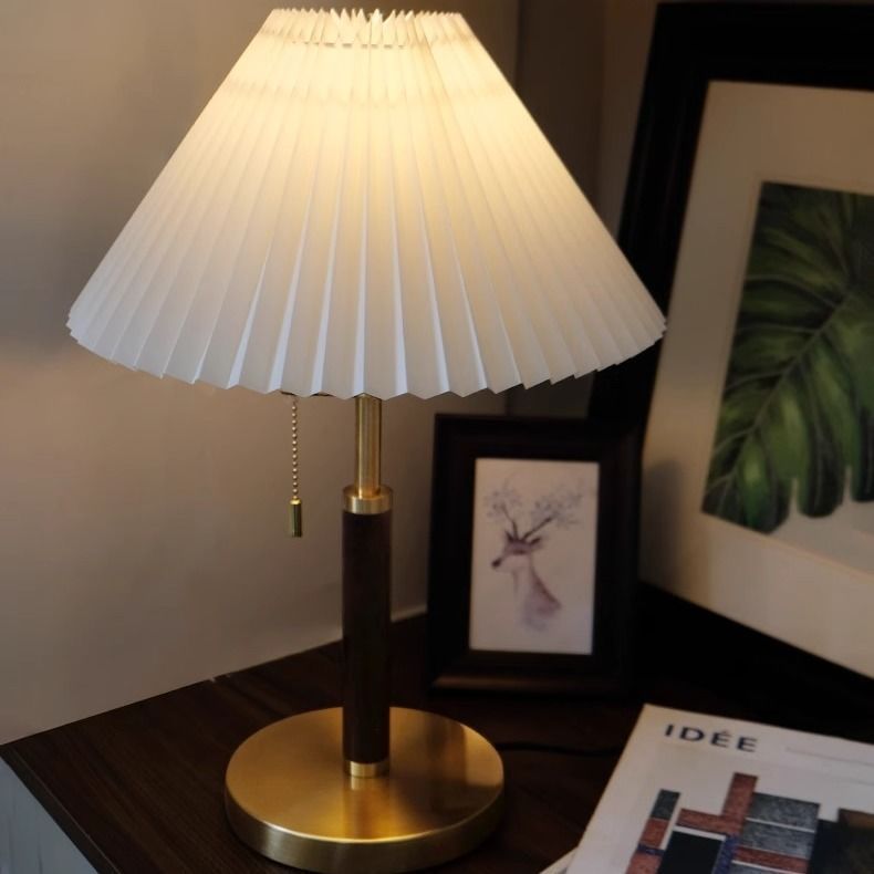 P Solid wood desk lamp