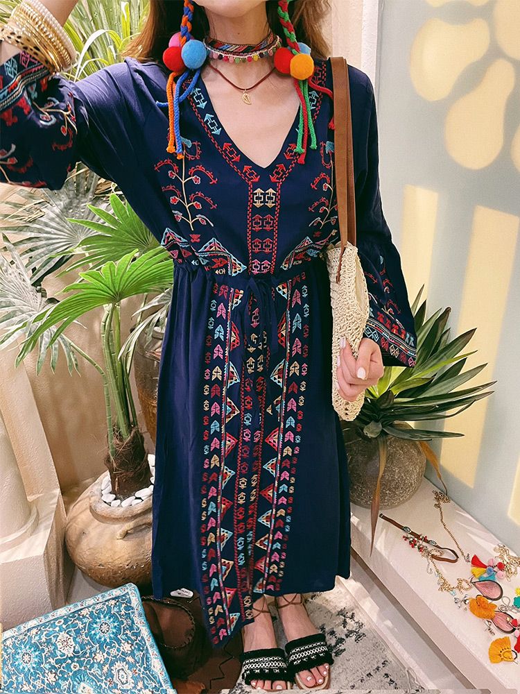P ethnic style retro embroidery v-neck horn sleeve waist dress Tibet grassland desert photo long dress women