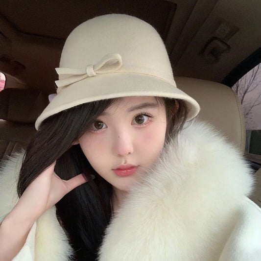 P lady hat