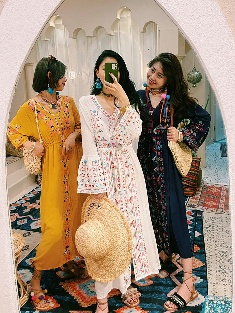 P ethnic style retro embroidery v-neck horn sleeve waist dress Tibet grassland desert photo long dress women